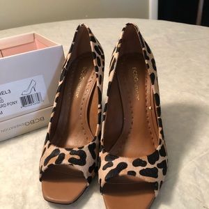HOT!!  BCBG shoes